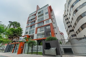 apartment em Rua Doutor Alexandre Gutierrez, Água Verde - Curitiba - PR