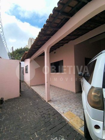 house em Avenida Ana Godoy de Sousa, Santa Mônica - Uberlândia - MG