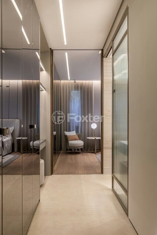 corredor-com-acesso-ao-quarto-e-banheiro