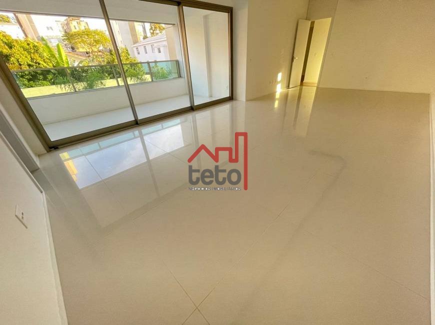 Apartamento com 4 quartos — Santo Antônio, Belo Horizonte