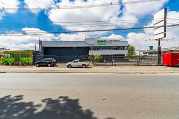 business em Rua João Antônio Culpi, Pinheirinho - Curitiba - PR