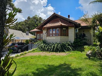 house em Rua Genes da Silva Reis, Suiça - Canela - RS