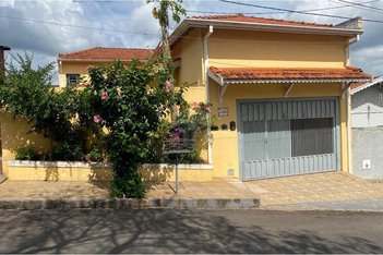 house em Rua Doutor Cardoso de Almeida, Vila Guimarães - Botucatu - SP