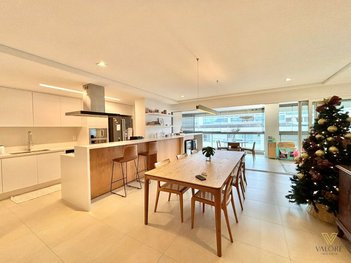 apartment em Rua dos Chernes, Jurerê - Florianópolis - SC