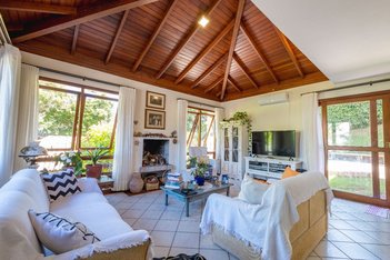 house em Rodovia Doutor Antônio Luiz Moura Gonzaga, Rio Tavares - Florianópolis - SC