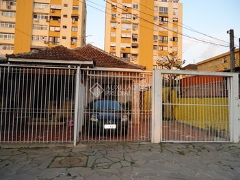 house em Avenida Brino, Santa Maria Goretti - Porto Alegre - RS
