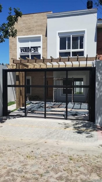 house em Rua Ronaldo de Carvalho, Areal - Pelotas - RS