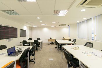 office em Rua Geraldo Flausino Gomes, Cidade Monções - São Paulo - SP