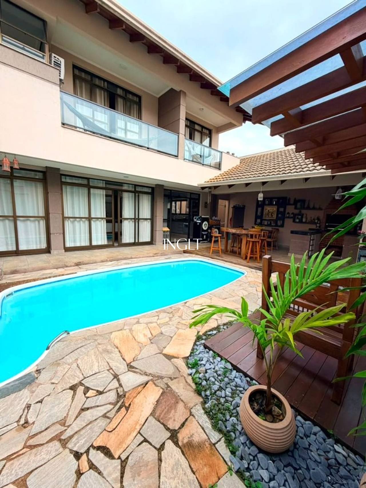 Casa com 4 Quartos à venda, 298 m² - Condomínio Vale do Arvoredo - Lon
