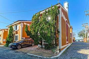 house em Rua Tenente Ary Tarrago, Jardim Itu - Porto Alegre - RS