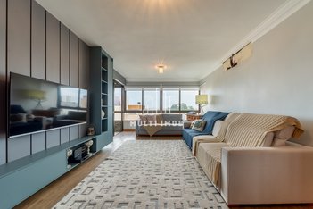 apartment em Rua Maestro Salvador Campanella, Jardim Itu - Porto Alegre - RS