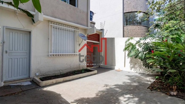 Casa com 2 quartos — Santo Antônio, Belo Horizonte