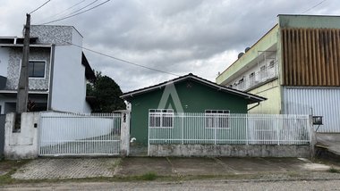 house em Rua Presidente Samora Machel, Floresta - Joinville - SC
