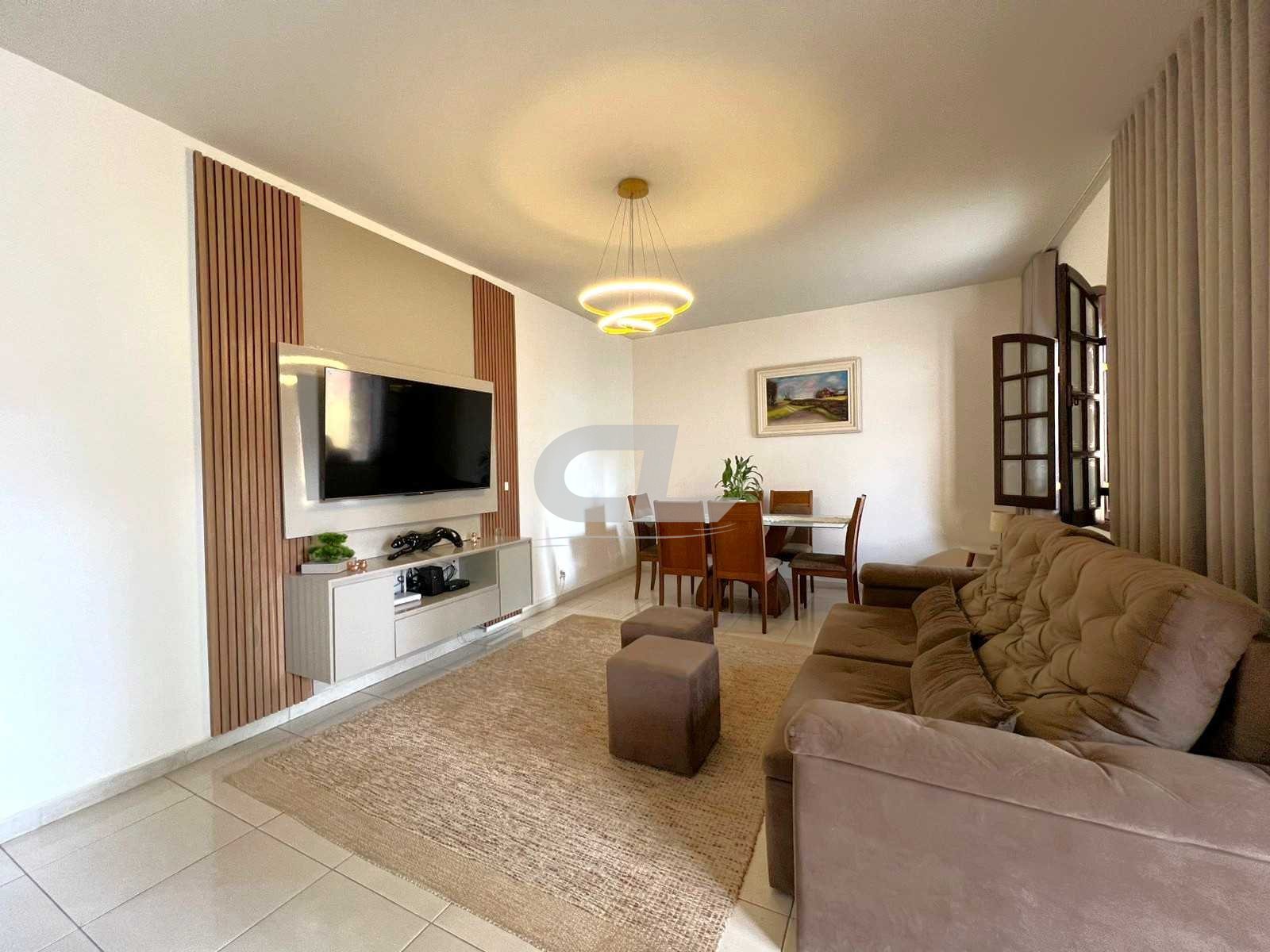 Casa com 6 quartos — Planalto, Belo Horizonte
