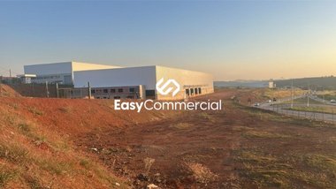 industrial em Avenida José Ribeiro Tristão, Aeroporto - Varginha - MG