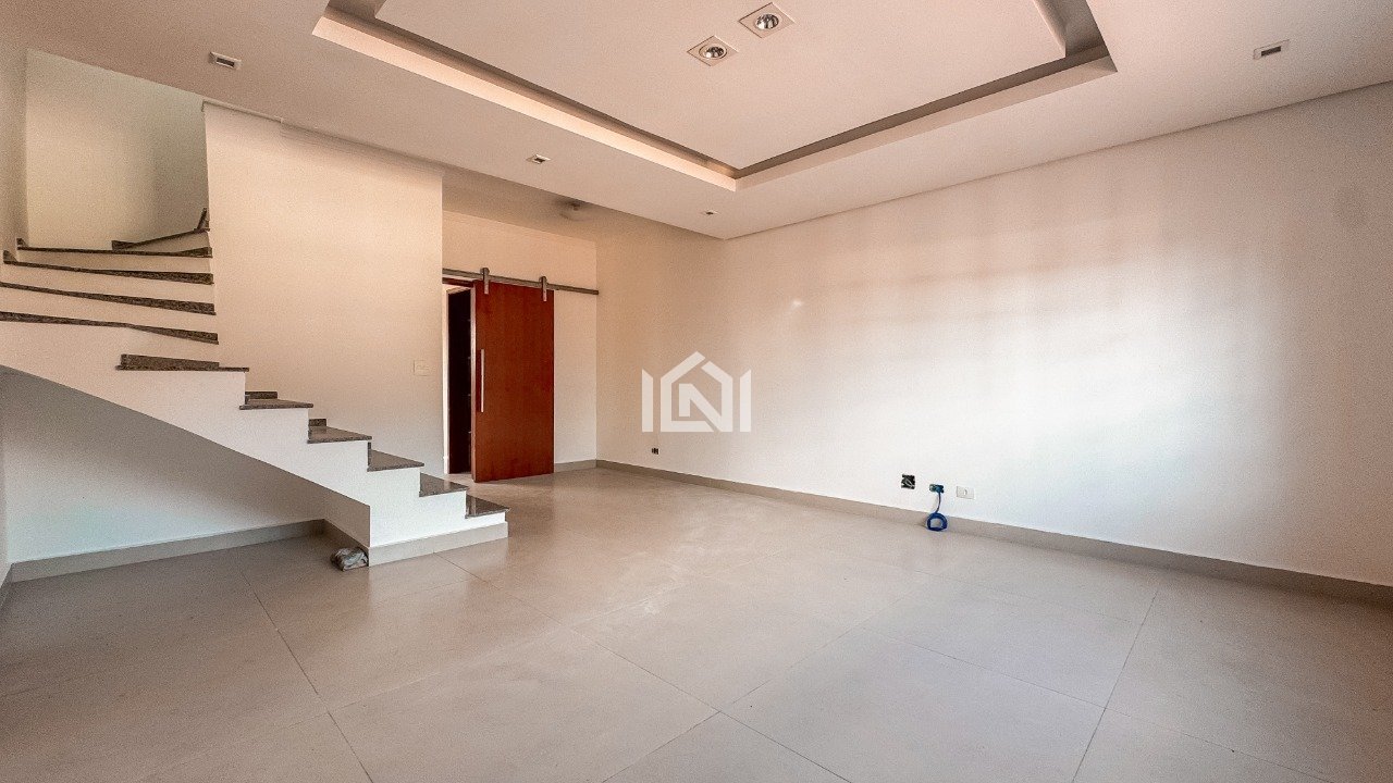 Casa para locacao no condominio New Garden - Sala de televisao e sala de jantar