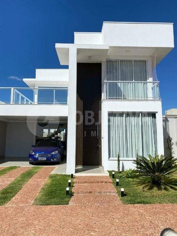 house em Avenida Victor Alves Pereira, Novo Mundo - Uberlândia - MG