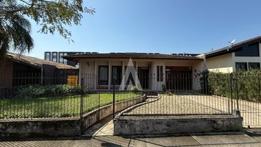 house em Rua Osvaldo Cruz, Boa Vista - Joinville - SC