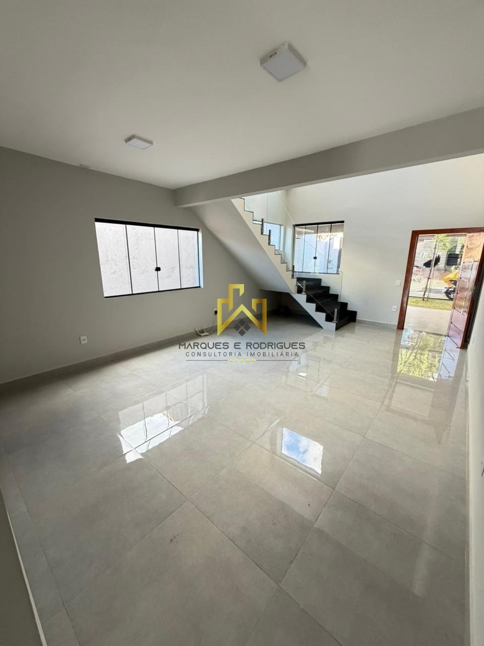 Casa com 4 quartos — Heliópolis, Belo Horizonte