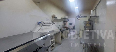 business em Avenida Belarmino Cotta Pacheco, Santa Mônica - Uberlândia - MG