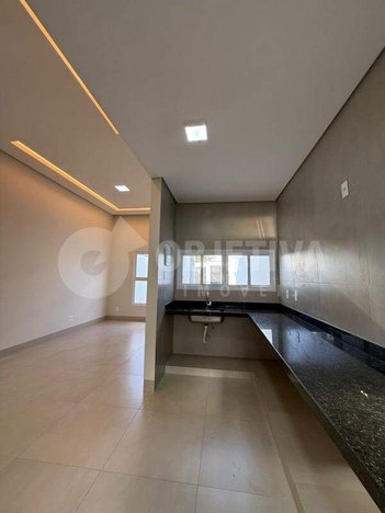 house em Rua Edson Gonçalves, Segismundo Pereira - Uberlândia - MG