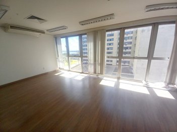 office em Chaves Barcelos, Centro Histórico - Porto Alegre - RS
