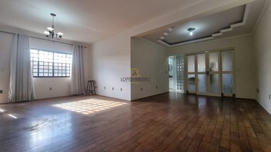 house em Rua Doutor Miguel Alvarenga, Vila Bela Vista - Botucatu - SP