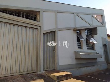 commercial_building em Avenida Portugal, Igapó - Londrina - PR