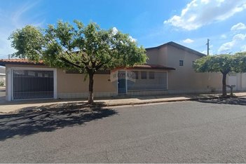 house em Rua Dom Lucio, Vila Alta - Lins - SP