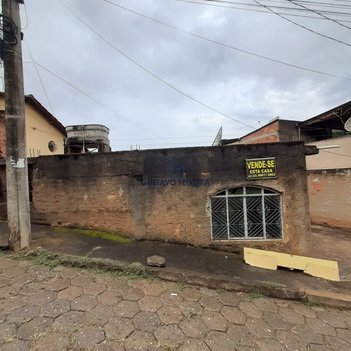 house em Rua Antônio Hilário Henrique, Centro - Divino - MG