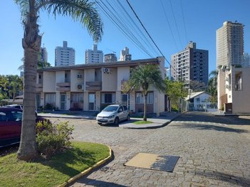 house em Rua Rouxinol, Ariribá - Balneário Camboriú - SC