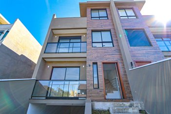 house em Rua Antônio Muzzillo, Tingui - Curitiba - PR