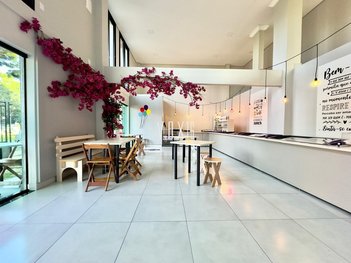 business em Rua Apucarana, Sítio Cercado - Curitiba - PR