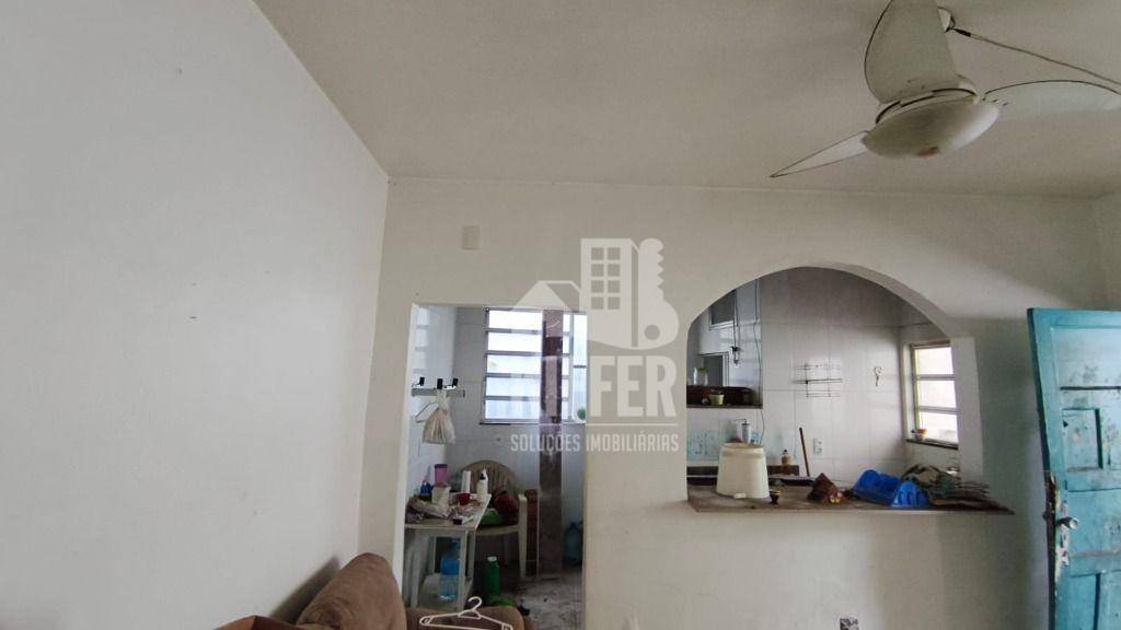 Sobrado com 6 apartamentos no Fonseca