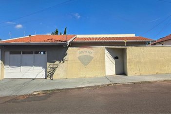 house em Rua Carvalho de Barros, Jardim Dona Nicota de Barros - Botucatu - SP