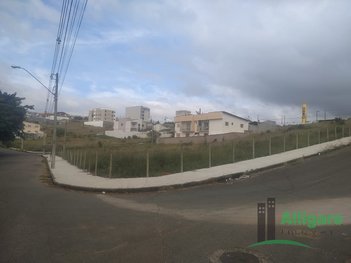 land_lot em Rua Izaltino Rezende, Pouso Alegre - Pouso Alegre - MG
