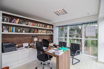 office em Rua Eudoro Berlink, Auxiliadora - Porto Alegre - RS
