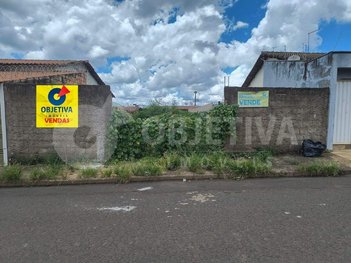land_lot em Rua Lázara Alves de Oliveira, São Jorge - Uberlândia - MG