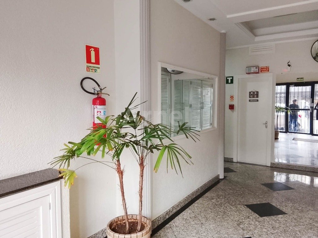 02 HALL