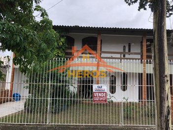 house em Rua Mathilde Zatar, Nonoai - Porto Alegre - RS