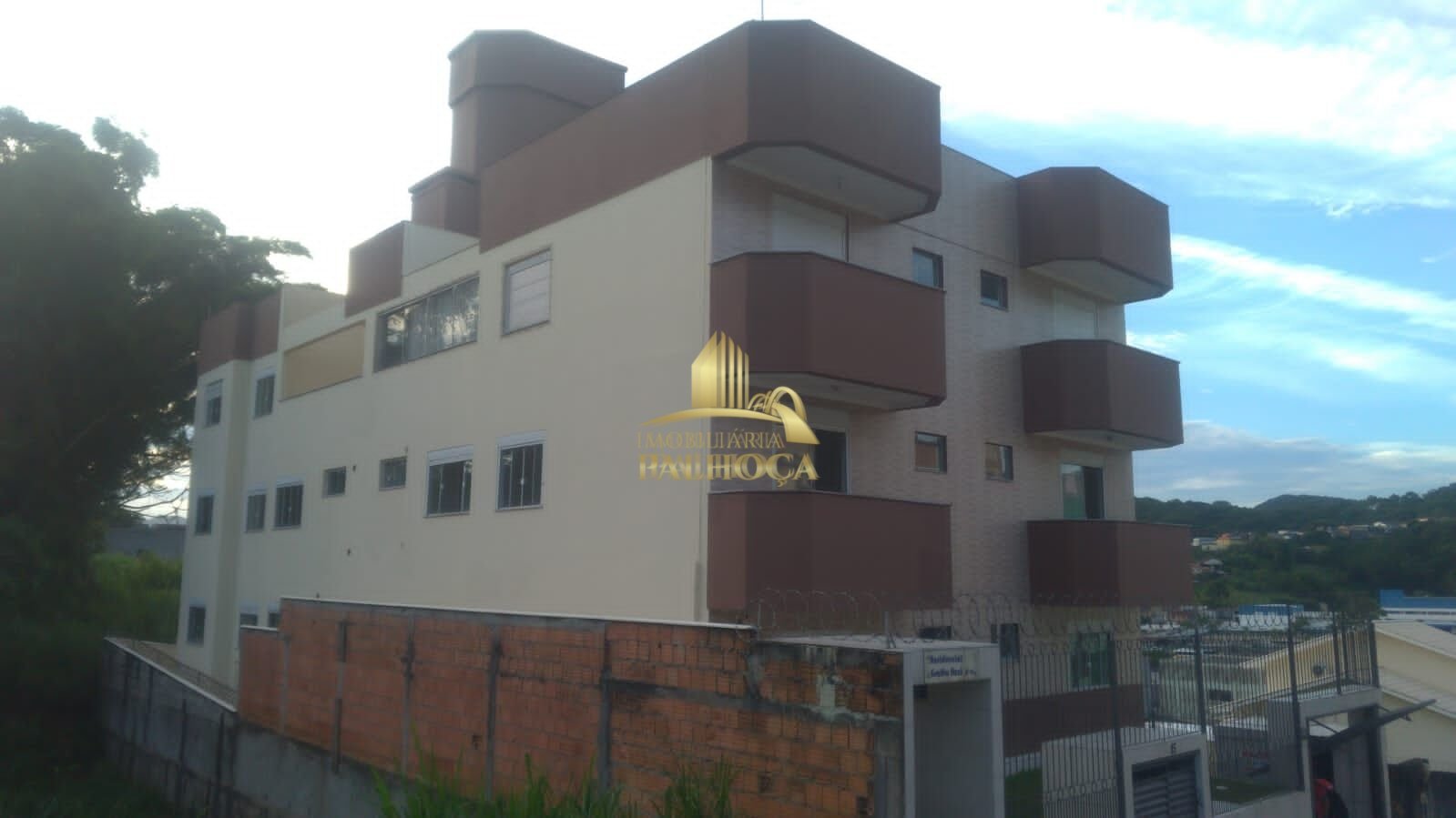 Lidíssimo apartamento, com ótimo custo benefício em Forquilhinhas! Venha conhecer valores a partir d