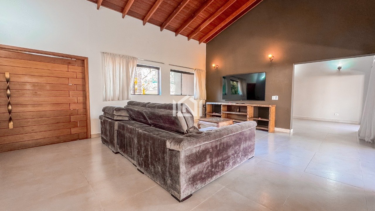 Casa para venda e locacao no condominio Granja Viana II - Sala de televisao