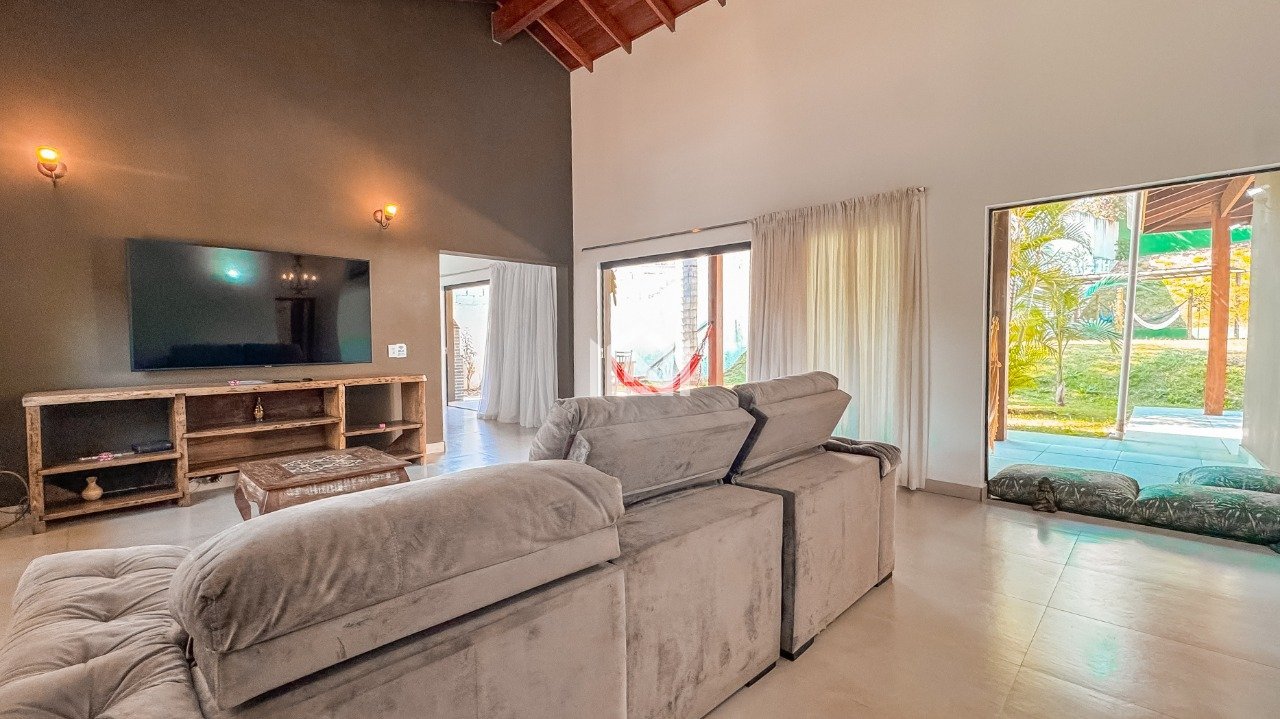 Casa para venda e locacao no condominio Granja Viana II - Sala de televisao
