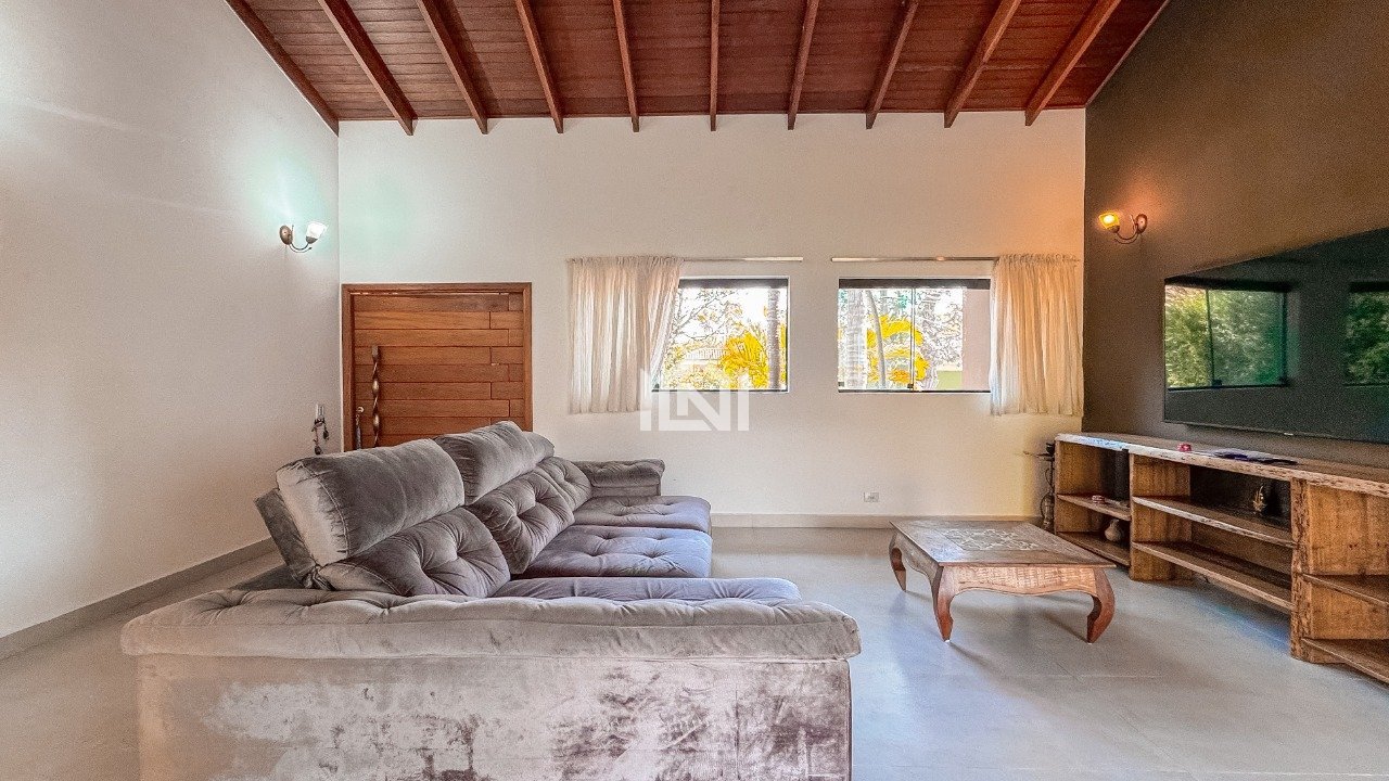 Casa para venda e locacao no condominio Granja Viana II - Sala de televisao