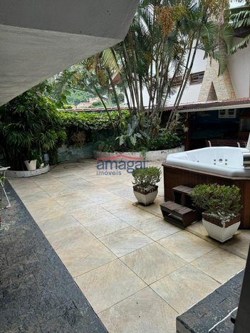 house em Rua Ramses II, Vila Zezé - Jacareí - SP
