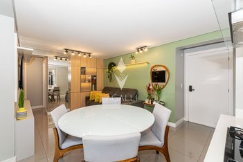 apartment em Rua Bernardo Jacintho da Veiga, Novo Mundo - Curitiba - PR