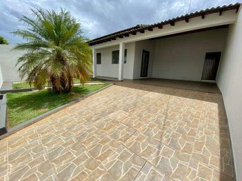 house em Rua Delmira Cândida Rodrigues da Cunha, Santa Mônica - Uberlândia - MG