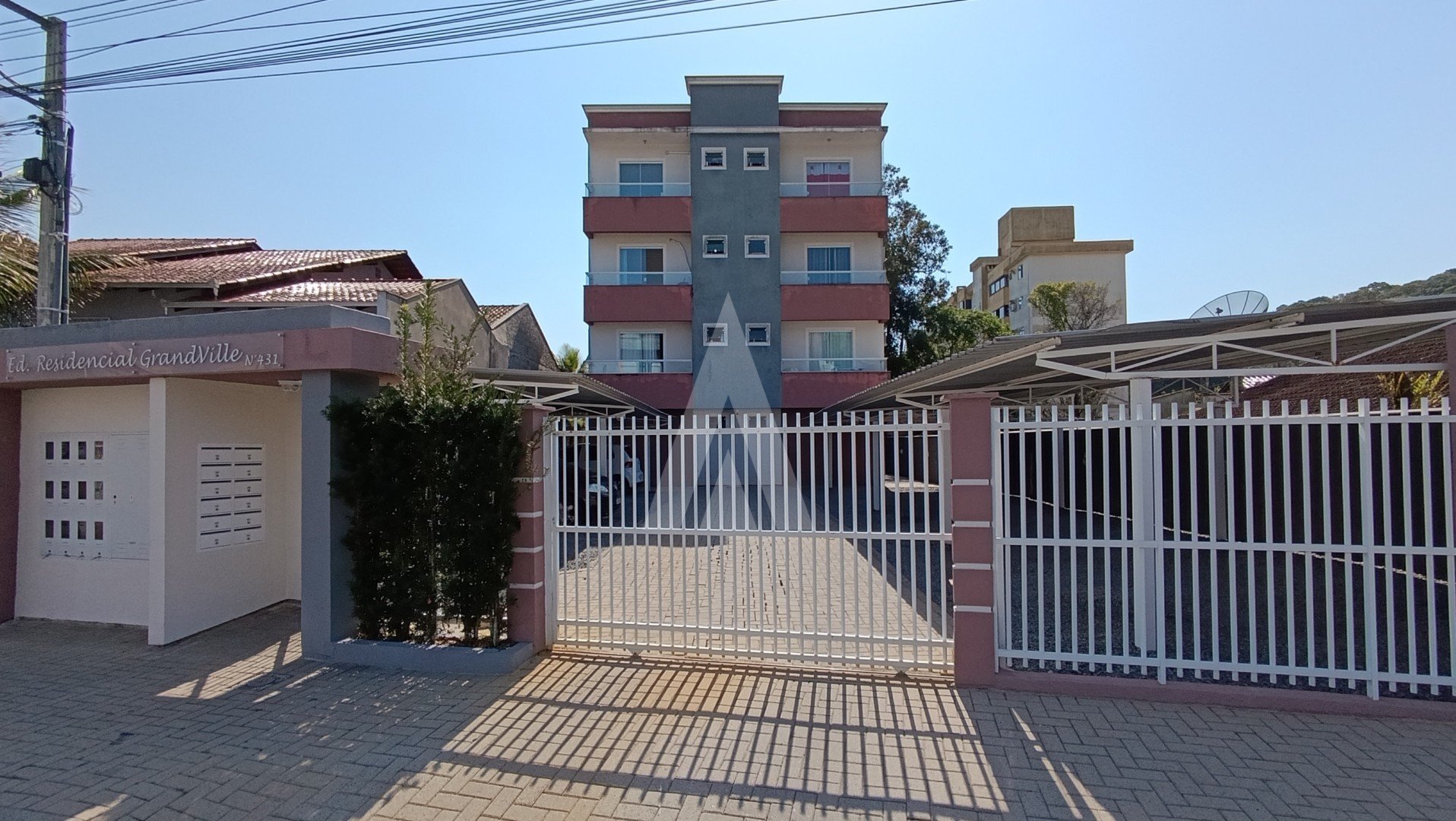 FACHADA L1