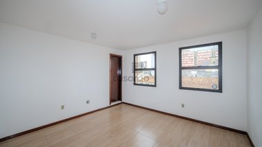 office em Rua Doutor Cassiano, Centro - Pelotas - RS