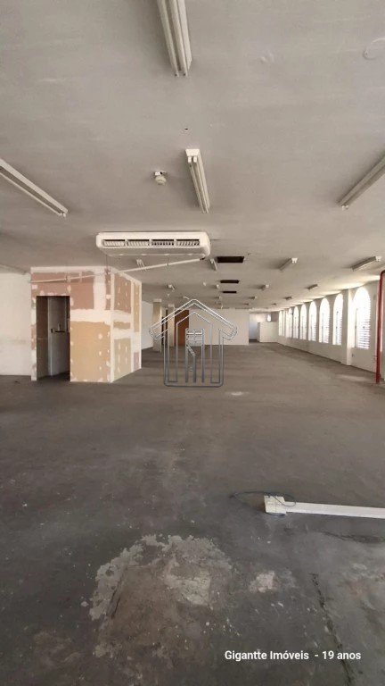 2º piso salão com luz natural